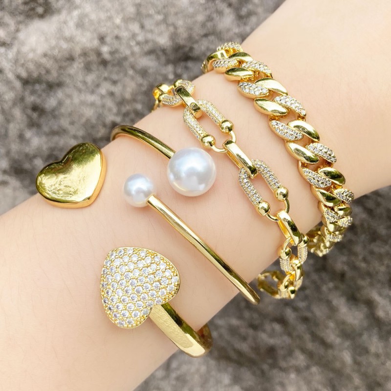 Diamond-encrusted Pearl Chain Bracelet Wholesaler