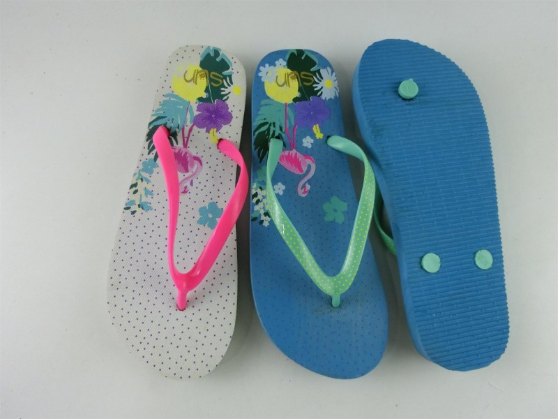 Women beaty flip flop