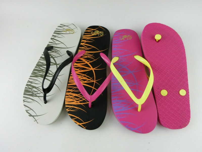 Women beaty flip flop