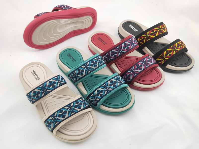 women classic slippers