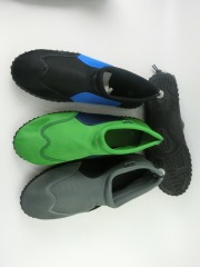 Classic men aqua shoes
