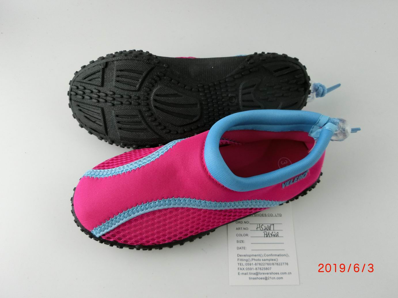 Classic adult aqua shoes