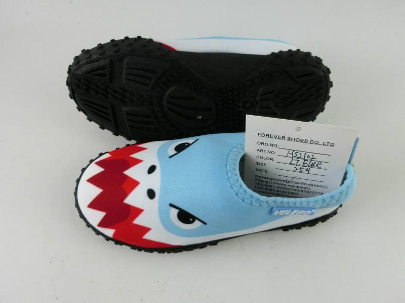 Lovely children aqua shoes