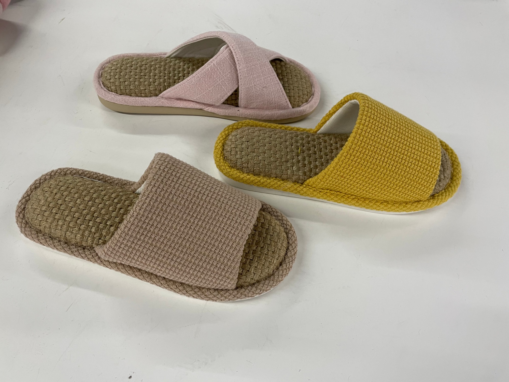 Unisex fur slippers for indoors