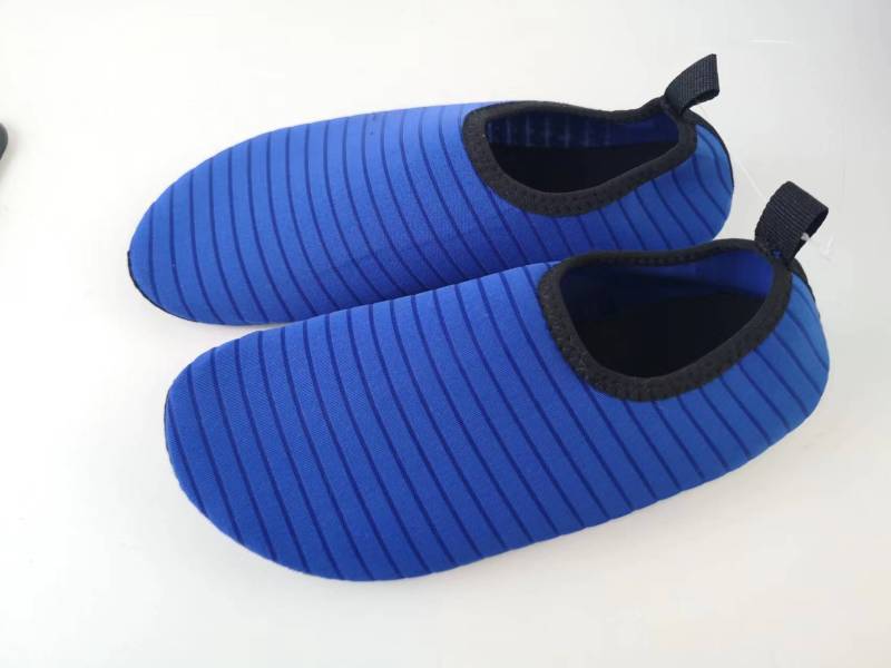 Women and mens kids aqua shoes