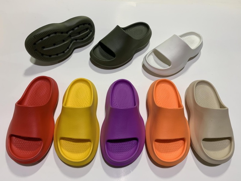 Hot Sale Custom Logo thick-soled non-slip EVA Slippers