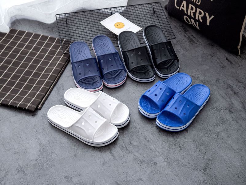 2022Men's flip-flops outdoor EVA soft soles men's bathroom cool slippers Men's home shoes, non-slip massage slippers