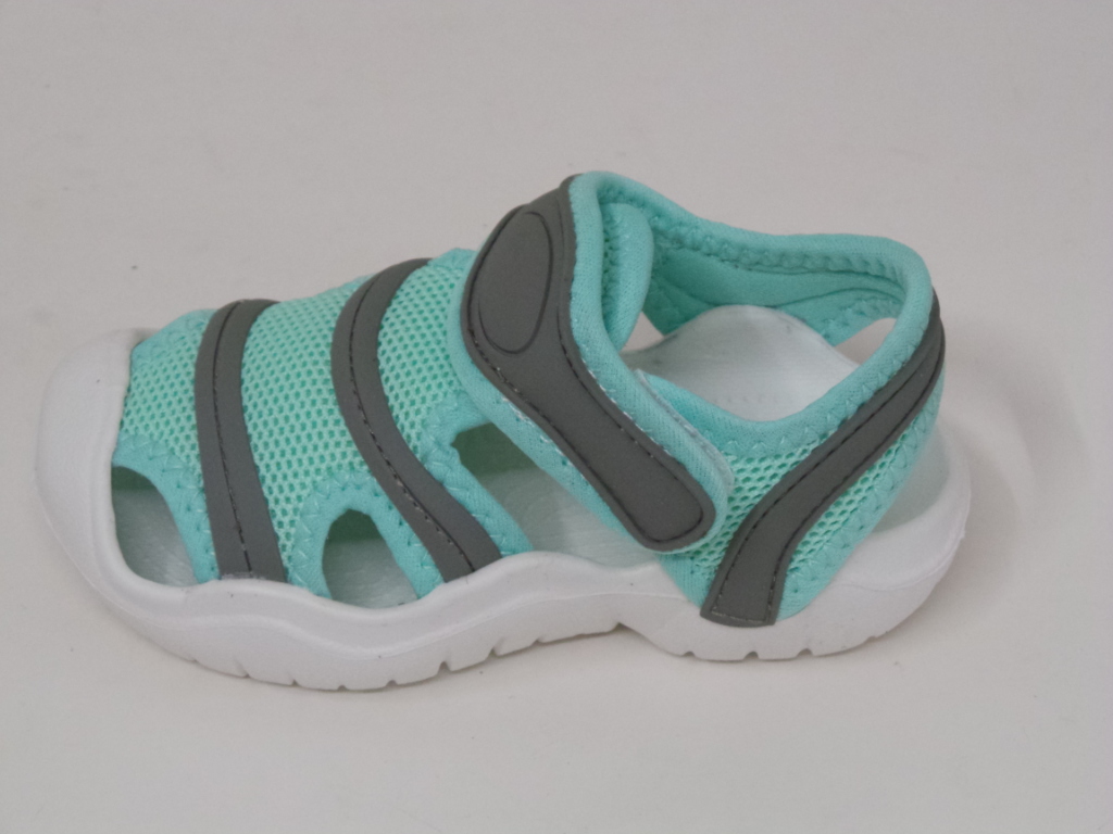 Beach sandals for kids