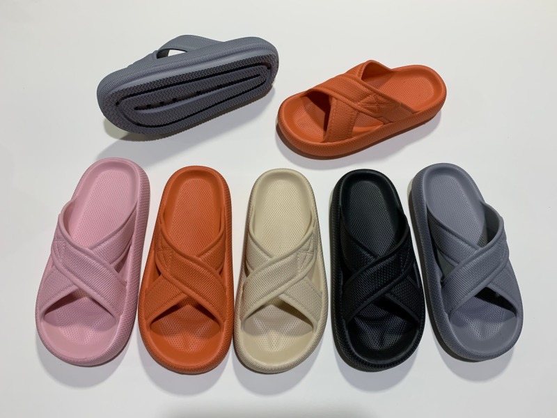 2022 New Designed Quick Drying Shower Slippers