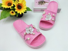 Decorable pretty ladies slippers