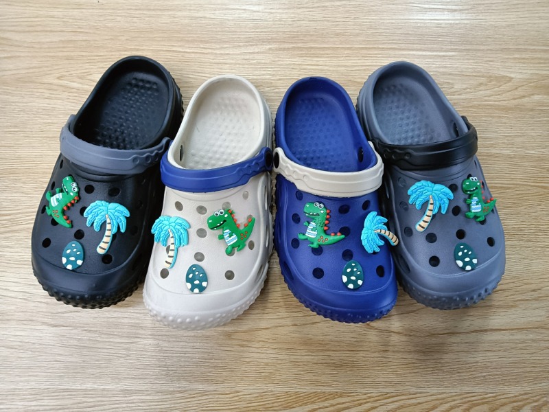 Kid beach soft clogs