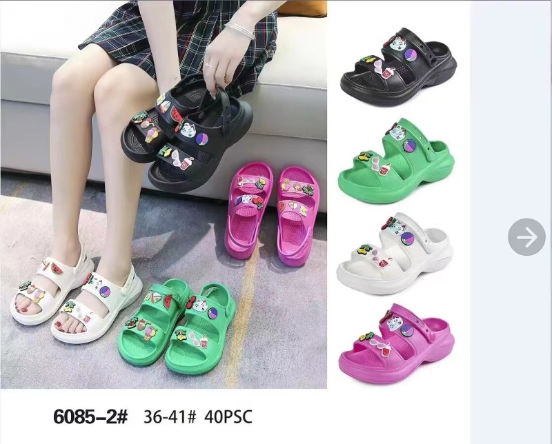 Decorable patch women sandals outdoor