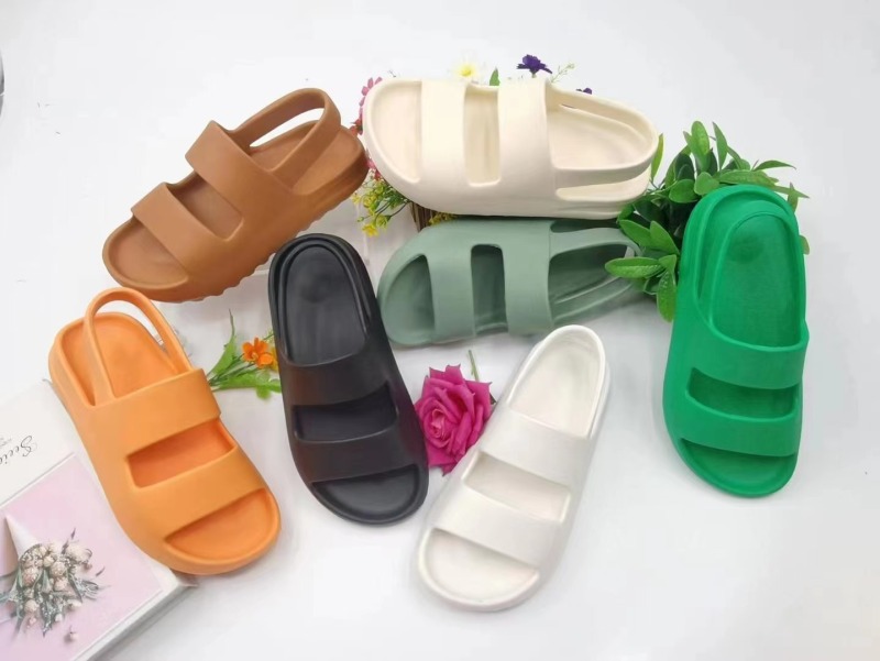 Simple women flat slipper sandals