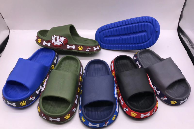 2022 light weight anti-slip Women Sandals Soft Thick Sole house slides pure color Indoor EVA slippers
