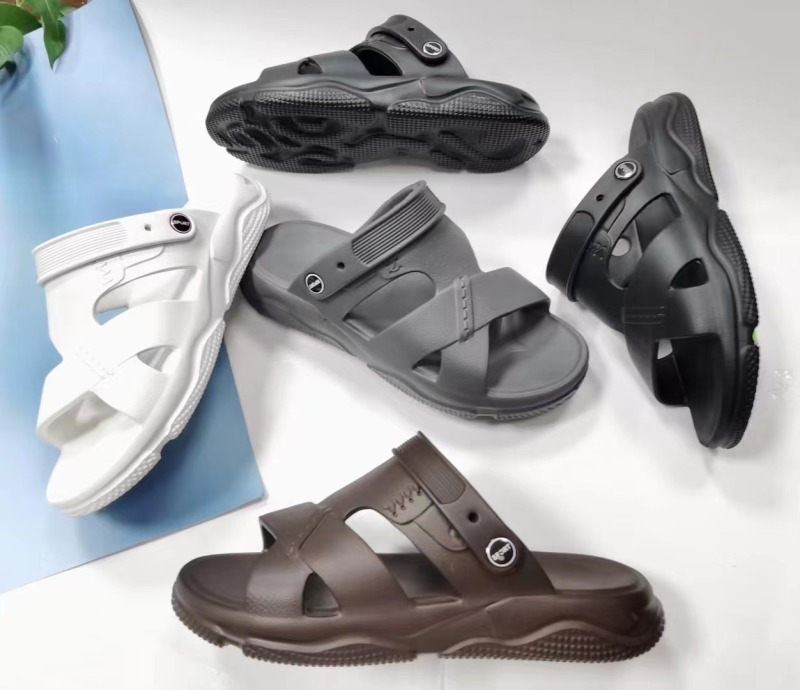 New single color slippers with strap for men