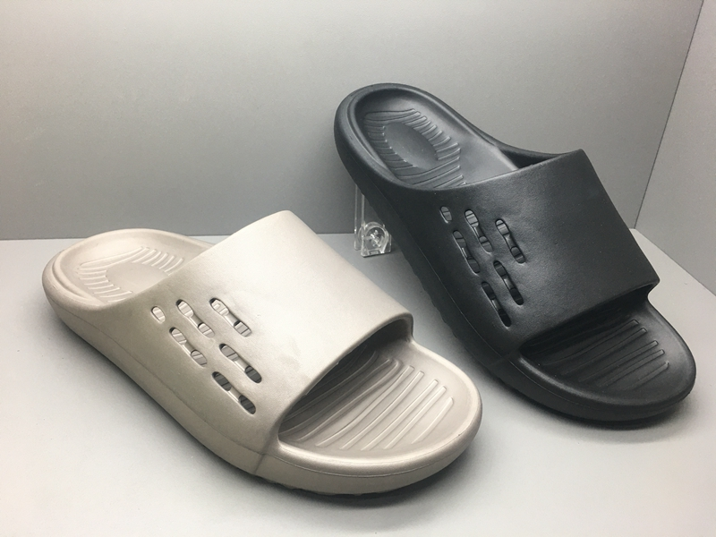 Summer Anti slip Bathroom Bathing Thick Sole Pillow Cloud Slides Men Slippers