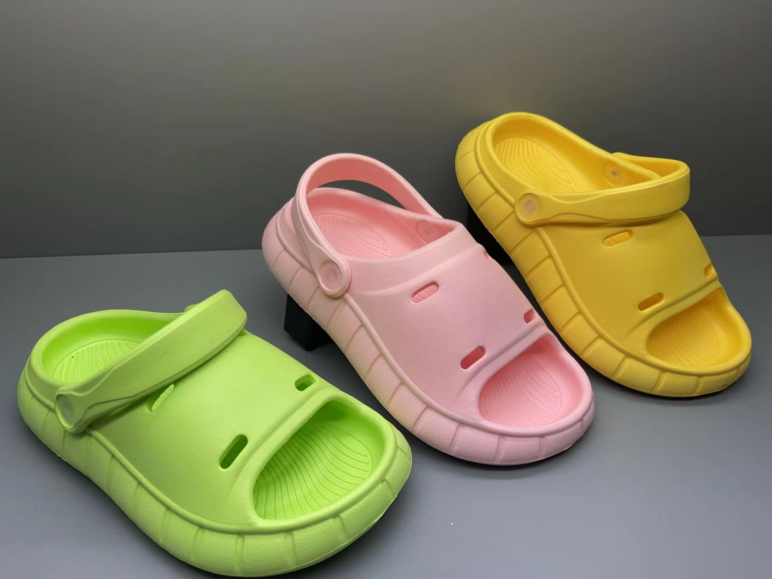 Summer New Cute Cartoon Bear Anti slip Outdoor Indoor Boys and Girls Soft Sole Children's Slippers