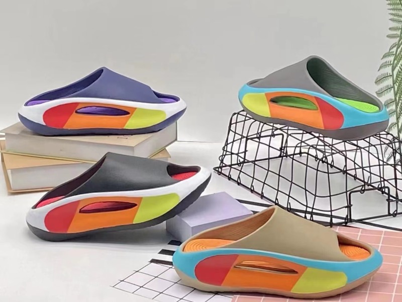 Popular Fashion Anti-slip Cushion Slide Men & Women Slipper with Thick Sole