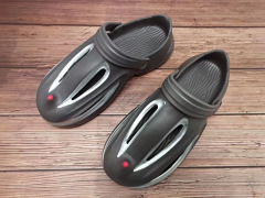 Trendy Hole Shoes Comfy Cushioned Thick Sole Anti slip Summer Outdoor Garden Shoes