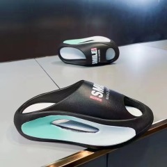 Popular Fashion Anti-slip Cushion Slide Men & Women Slipper with Thick Sole