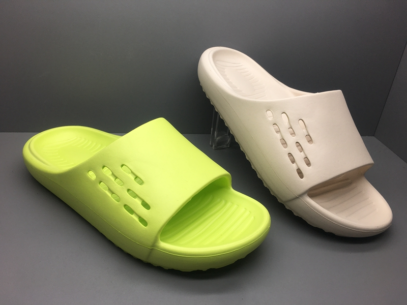 Summer Anti slip Bathroom Bathing Thick Sole Pillow Cloud Slides Men Slippers