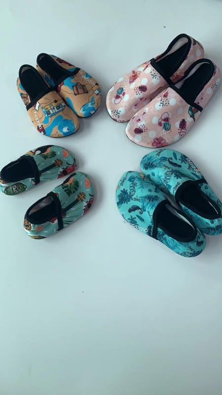 Kids Anti-slip Quick Drying Lightweight Sports Shoes Children Swimming Shoes