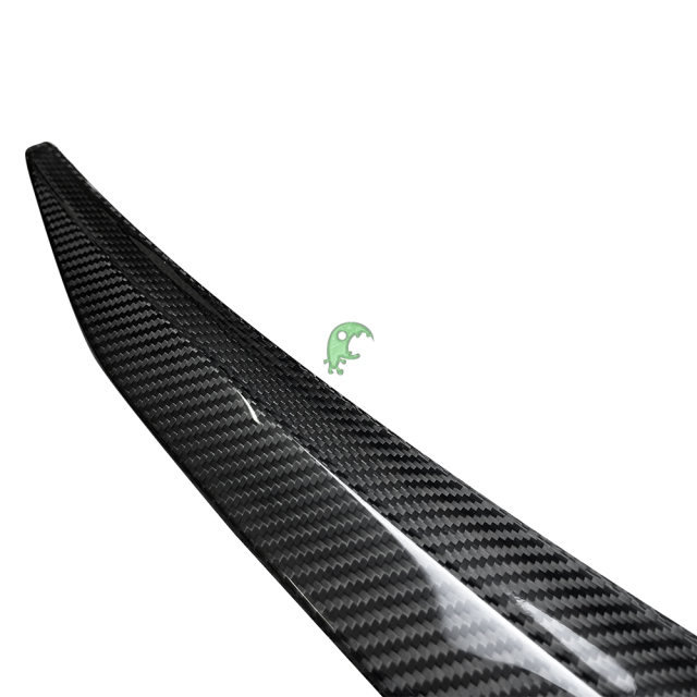 Top Car OEM Style Dry Carbon Fiber Spoiler Trunk Wing For Lamborghini URUS 2018-2019