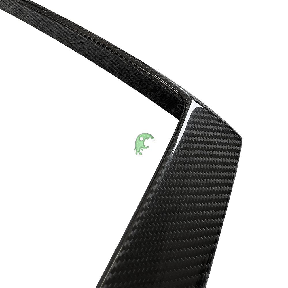 Top Car Style Dry Carbon Fiber Front Bumper Vent Canard For Lamborghini URUS 2018-2019