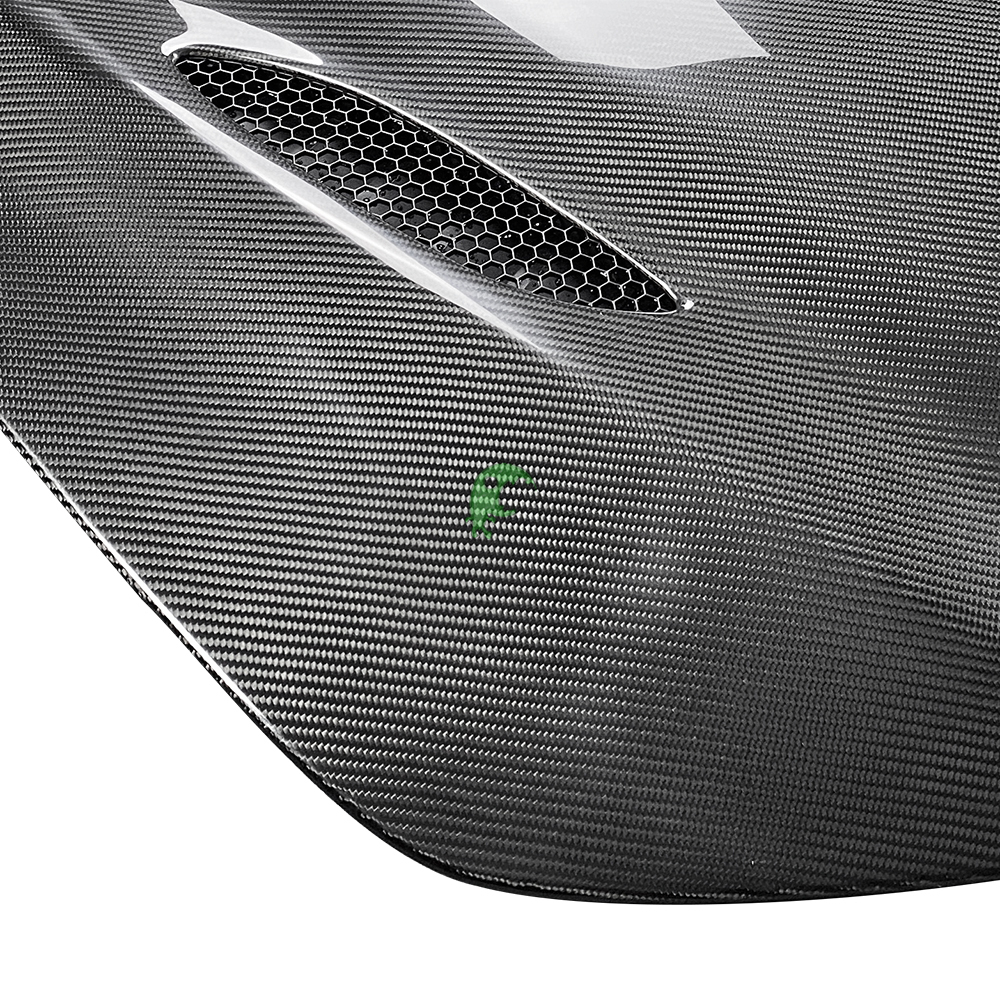 Quadrifoglio Style Dry Carbon Fiber Hood For Alfa Rome Quadrifoglio Giulia 2016-2018