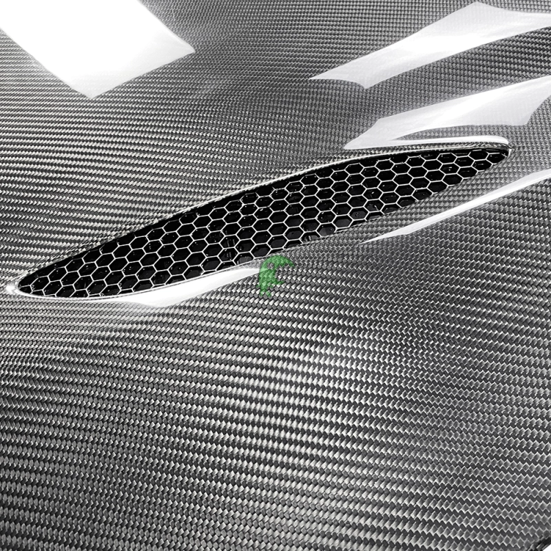 Quadrifoglio Style Dry Carbon Fiber Hood For Alfa Rome Quadrifoglio Giulia 2016-2018