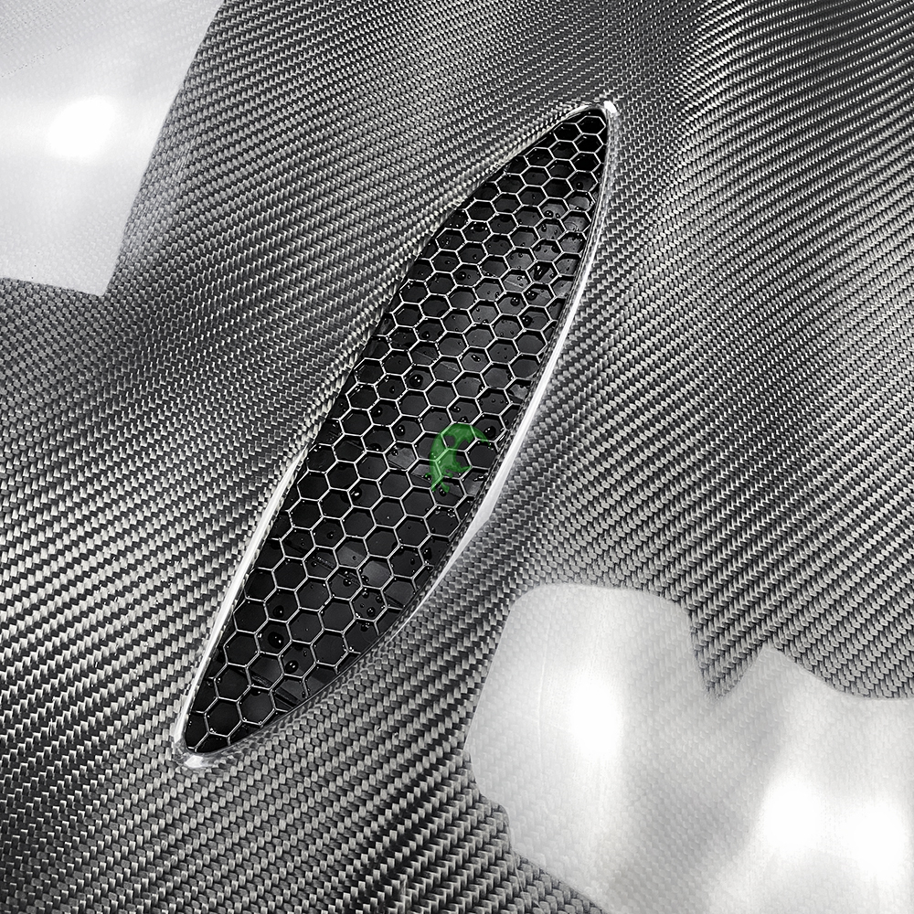 Quadrifoglio Style Dry Carbon Fiber Hood For Alfa Rome Quadrifoglio Giulia 2016-2018