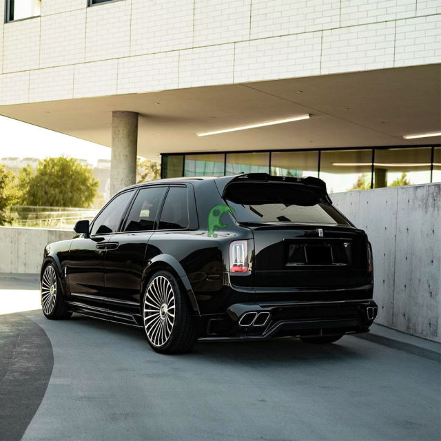 Mansory Style Half Dry Carbon Fiber Body Kit For Rolls Royce Cullinan