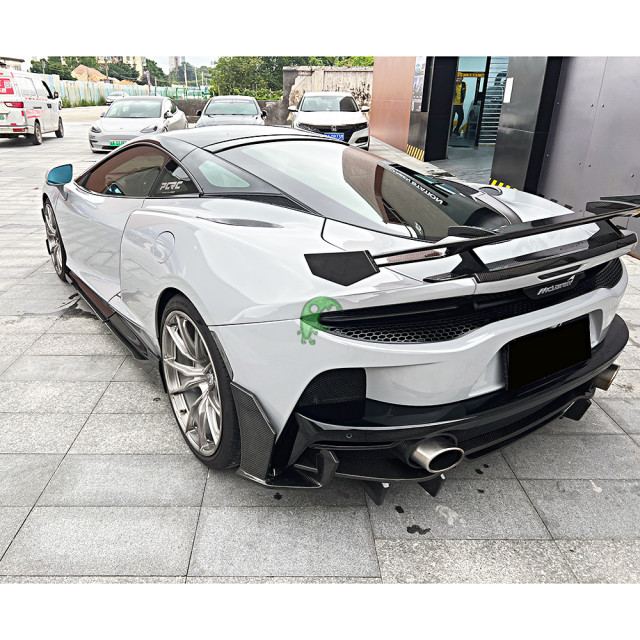 Dry Carbon Fiber Rear Diffuser For Mclaren GT