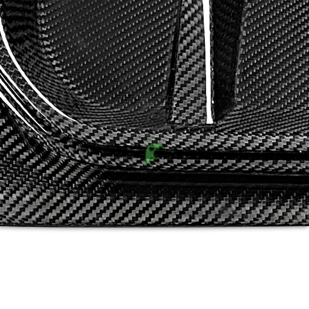 Dry Carbon Fiber Rear Diffuser With LED Light For BMW 5 Series F90 M5 2017-2019