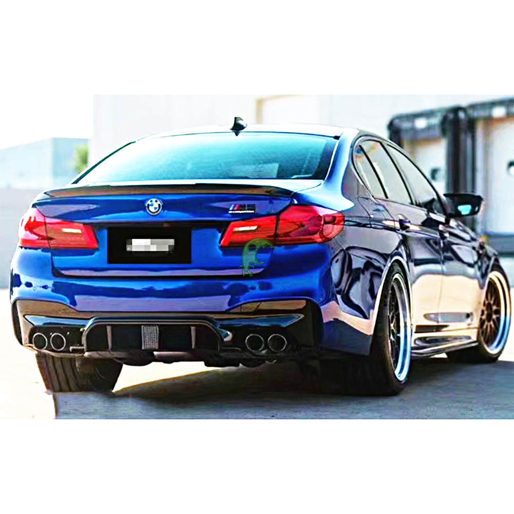 Dry Carbon Fiber Rear Diffuser With LED Light For BMW 5 Series F90 M5 2017-2019