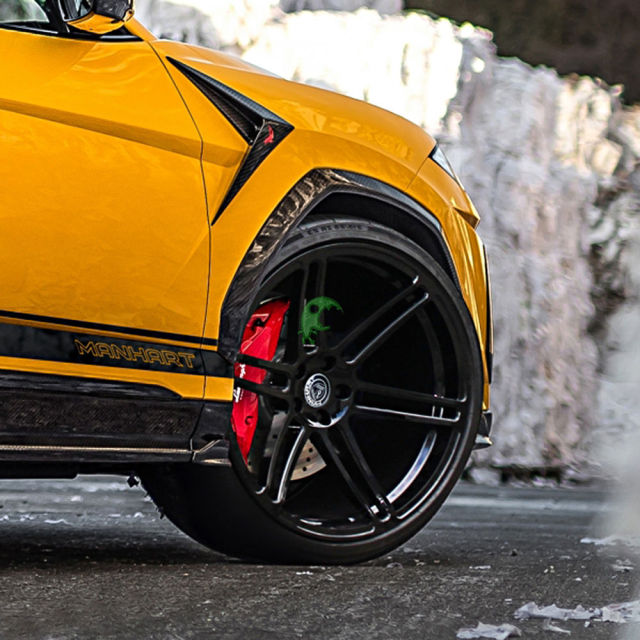 TopCar Style Dry Carbon Fiber Wheel Trims (6 pcs)  For Lamborghini URUS 2018-2020