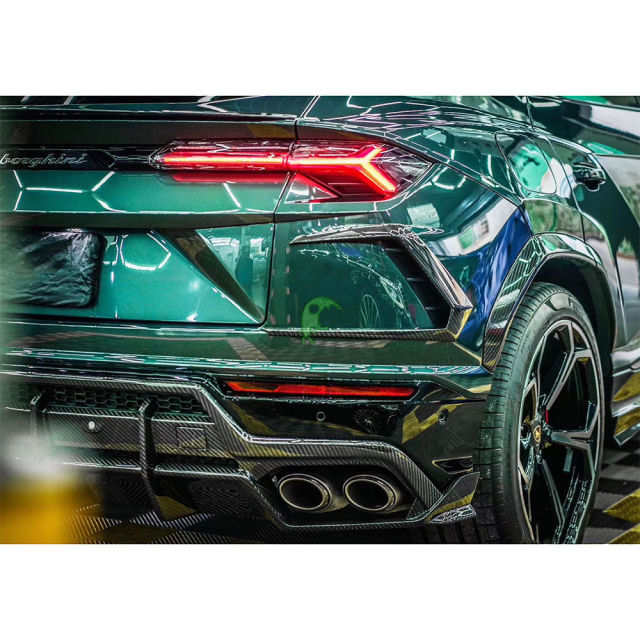 TopCar Style Dry Carbon Fiber Wheel Trims (6 pcs)  For Lamborghini URUS 2018-2020