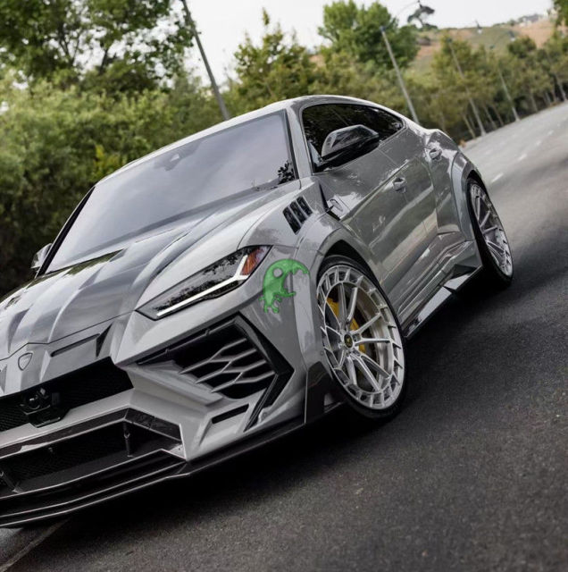 Mansory Style Dry Carbon Fiber (Plane Weave) Engine Hood Bonnet For Lamborghini URUS 2018-2020