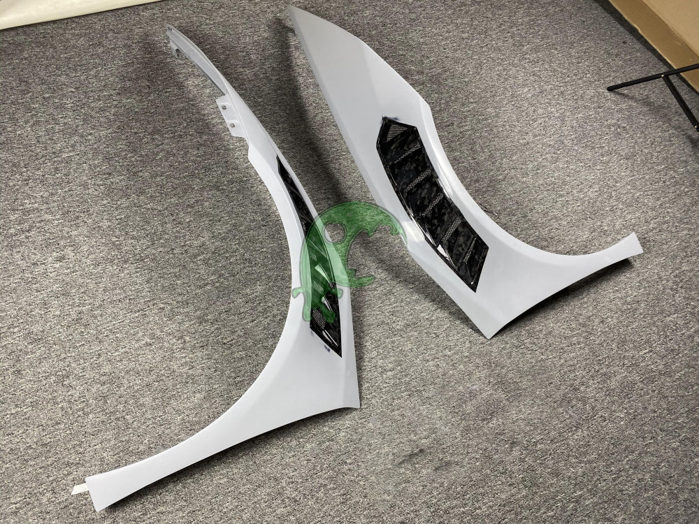 Forged Dry Carbon Fiber Front Fender for Lamborghini Huracan LP610/LP580 - Vorsteiner Style (With Portion Primer)