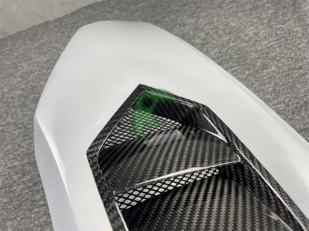 Dry Carbon Fiber Front Fender for Lamborghini Huracan LP610/LP580 - Vorsteiner Style (With Portion Primer)