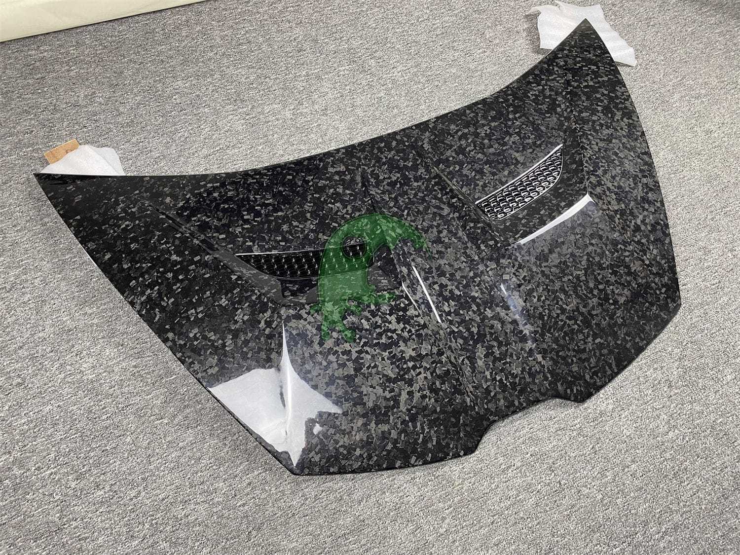 Forged Dry Carbon Fiber Engine Hood for Lamborghini Huracan LP610/LP580 - Vorsteiner Style