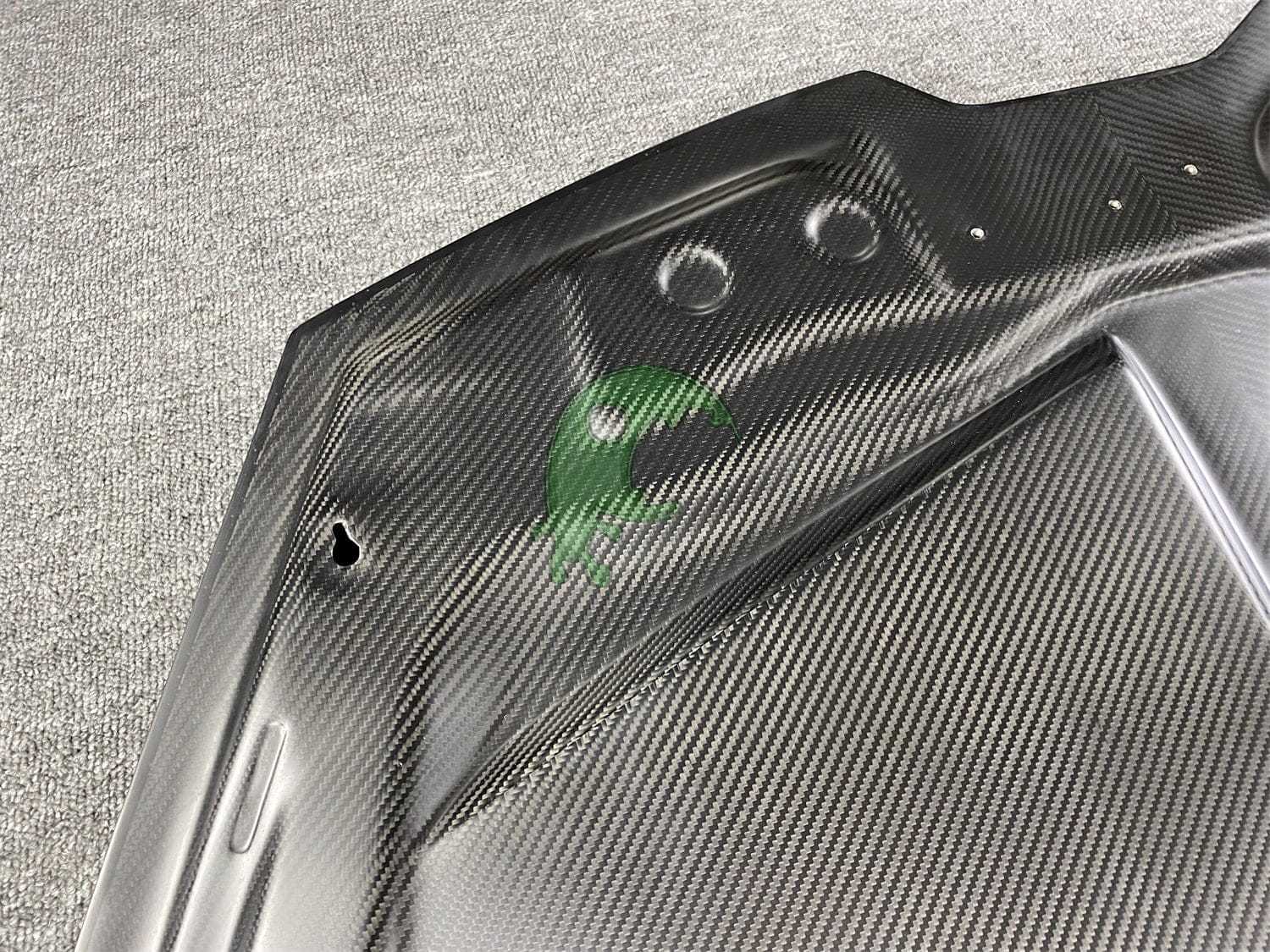 Dry Carbon Fiber Engine Hood for Lamborghini Huracan LP610/LP580 - Vorsteiner Style