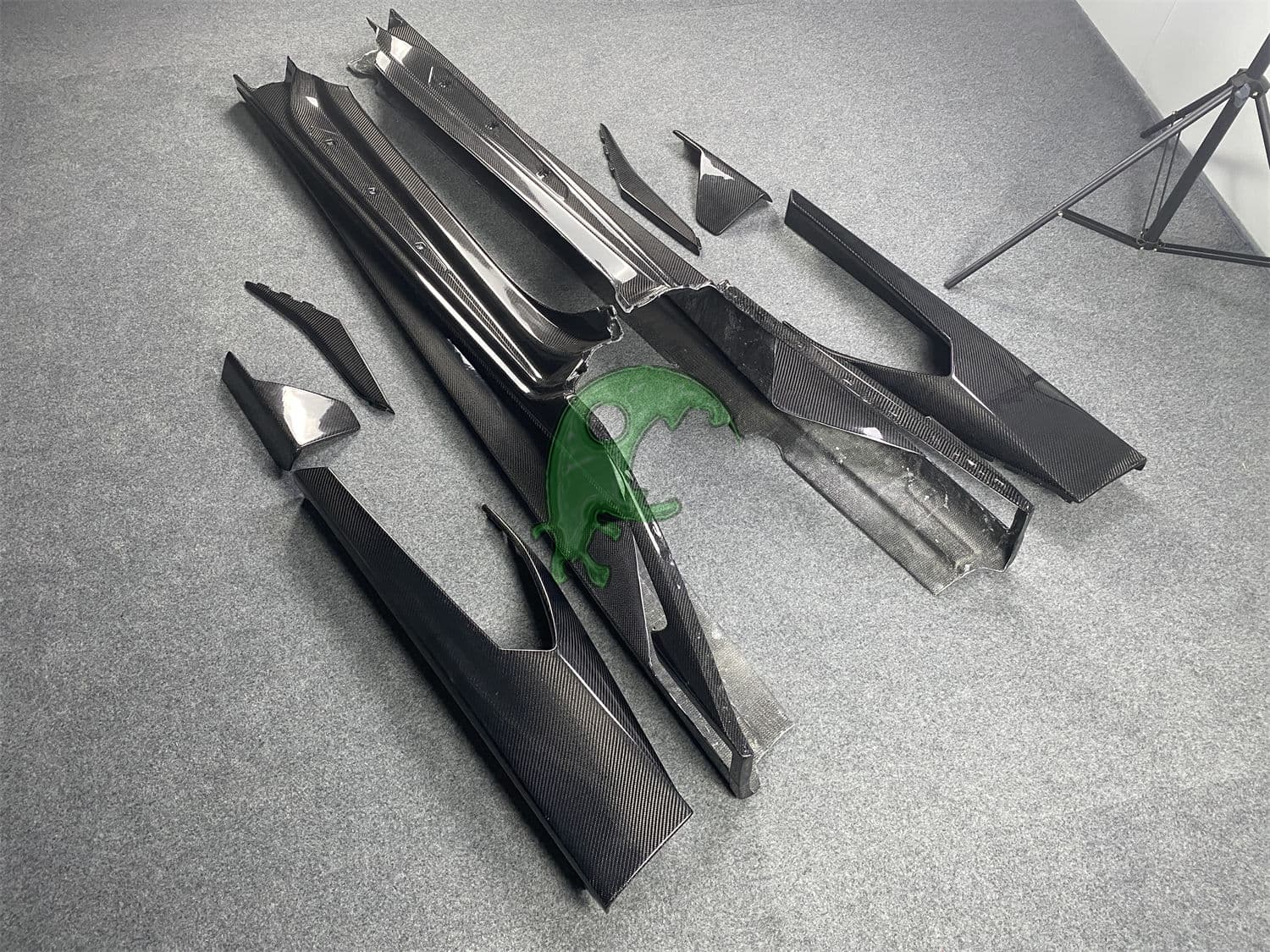 Mansory Style Carbon Fiber  (CFRP) Side Skirt For Lamborghini Huracan LP610-4 