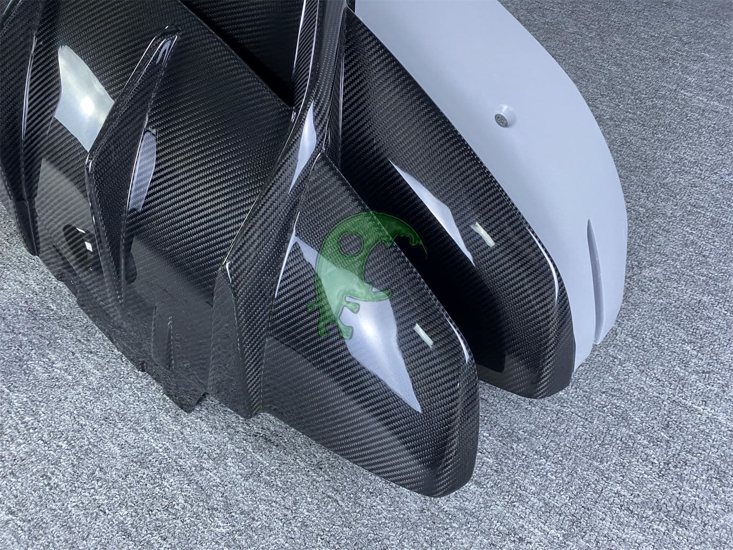 Dry Carbon Fiber Rear Bumper for Lamborghini Huracan LP610/LP580 - Performante Style