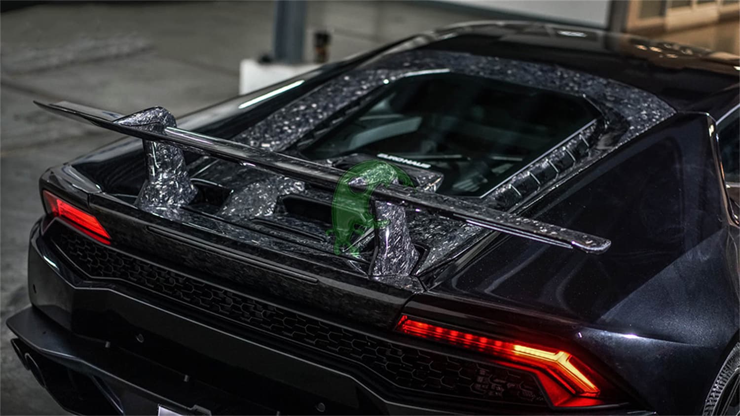 Dry Carbon Fiber Rear Engine Cover Lid for Lamborghini Huracan LP610/LP580 - Performante Style