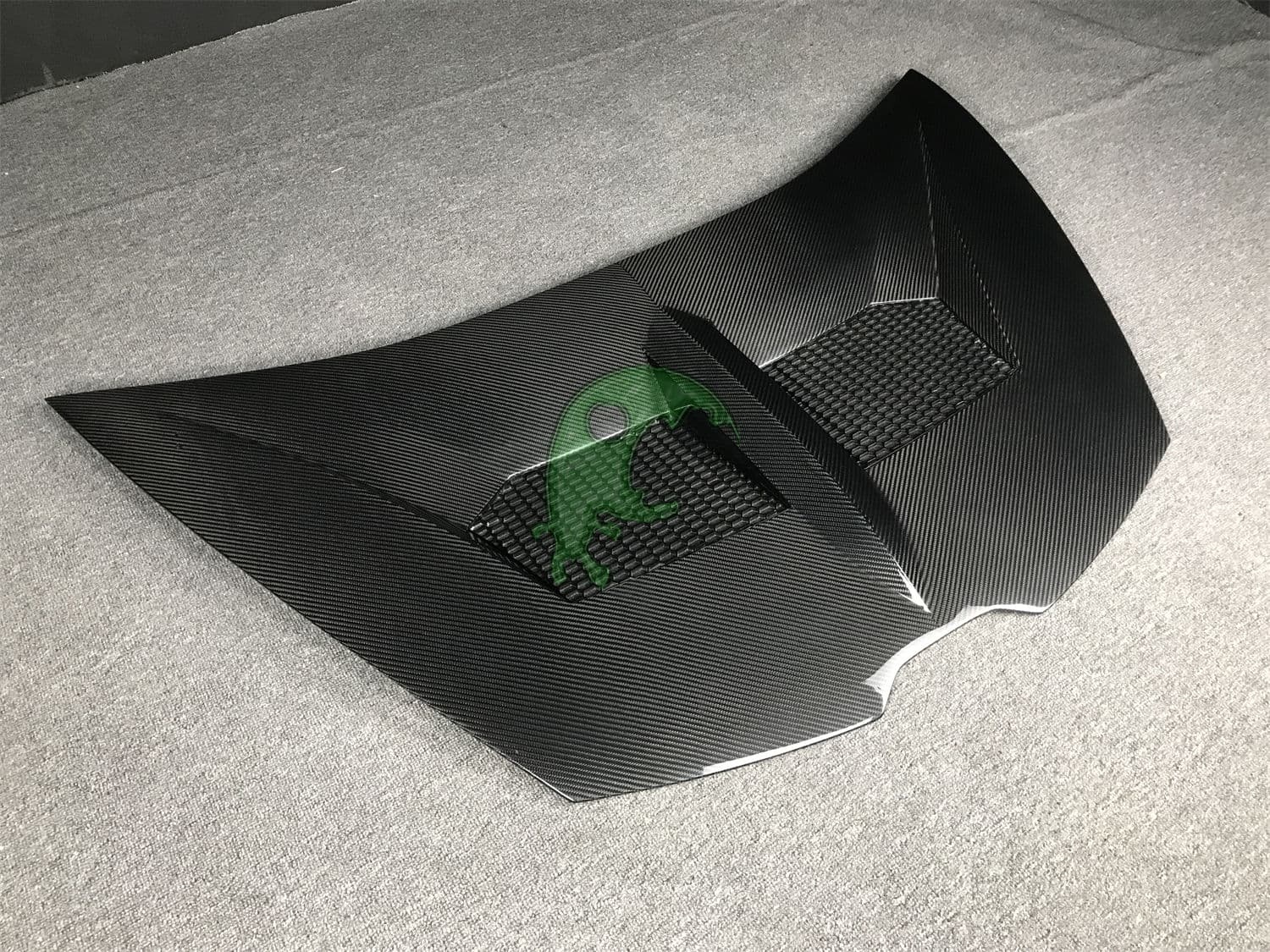 Dry Carbon Fiber Bonnet Hood for Lamborghini Huracan LP610/LP580 - LB Style