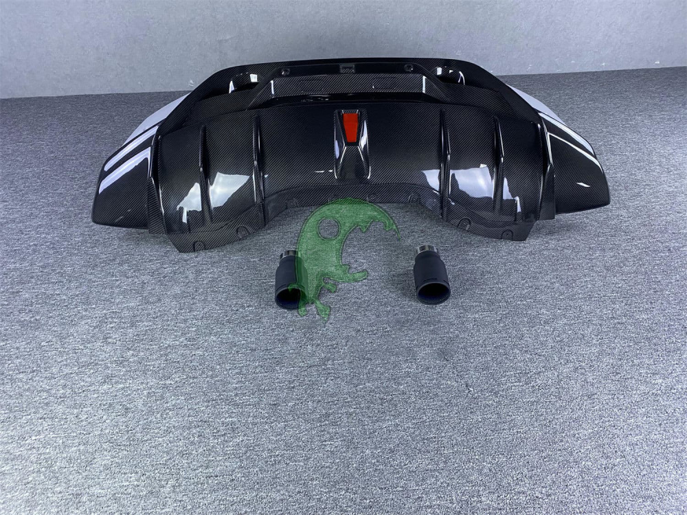 Dry Carbon Fiber Rear Bumper for Lamborghini Huracan LP610/LP580 - Performante Style