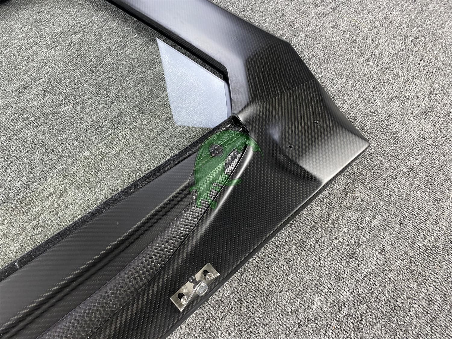 Dry Carbon Fiber Rear Engine Cover for Lamborghini Huracan LP610/LP580 - Performante Style