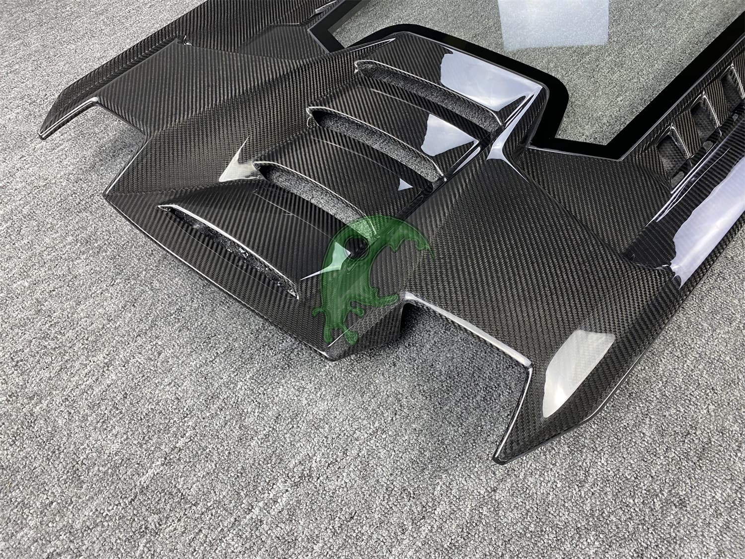 Dry Carbon Fiber Rear Engine Cover for Lamborghini Huracan LP610/LP580 - Performante Style