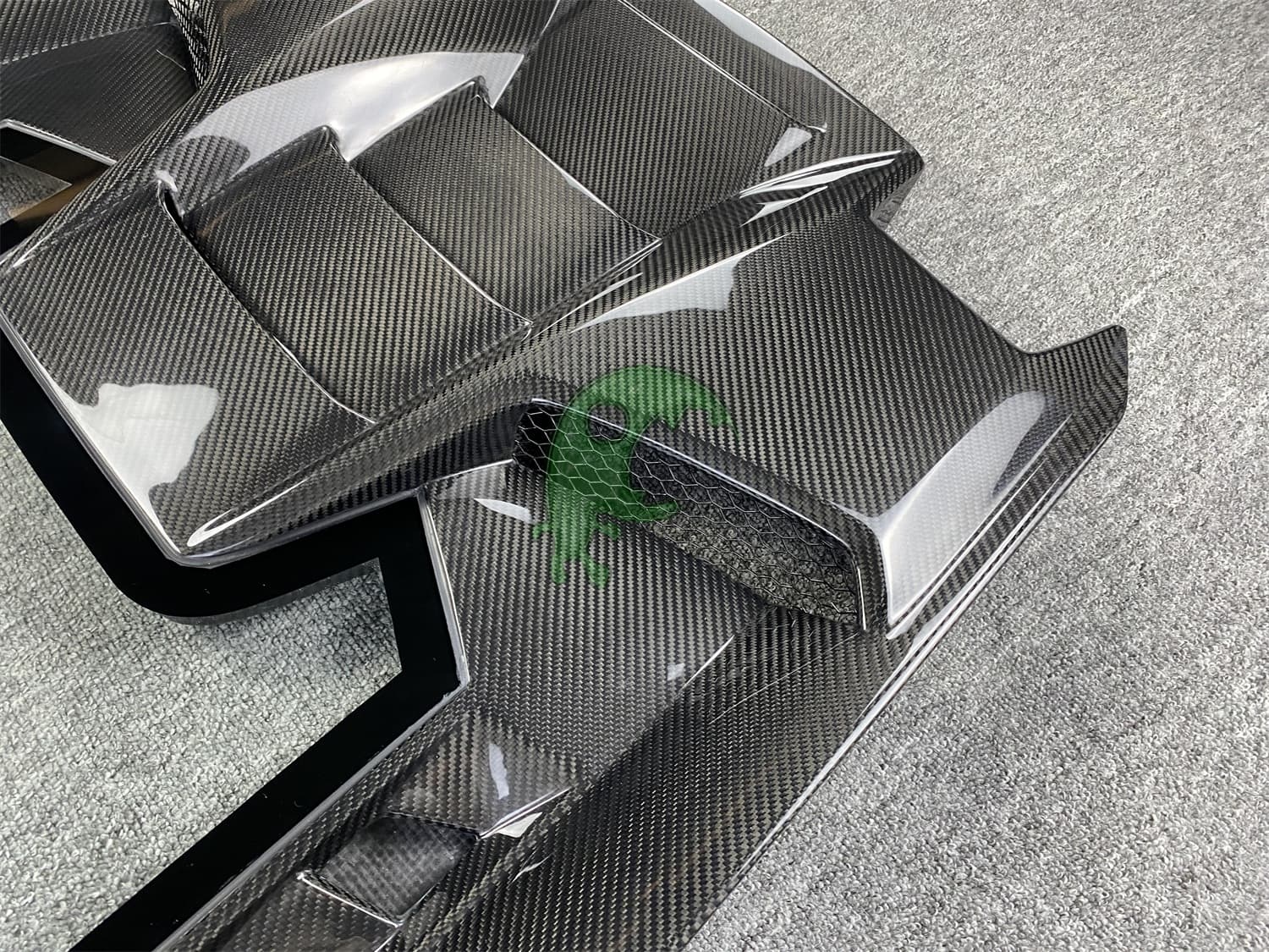 Dry Carbon Fiber Rear Engine Cover for Lamborghini Huracan LP610/LP580 - Performante Style